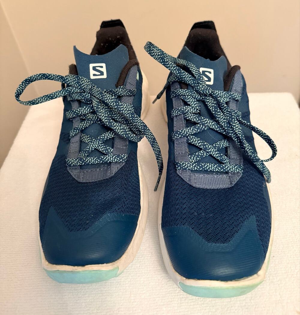 Salomon Patrol W women's hiking and trail running shoes. Size 7 Legion Blue.